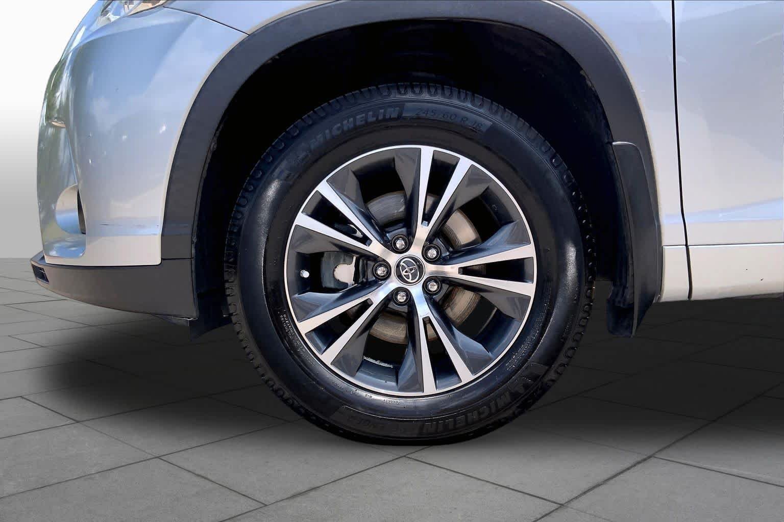 Used 2017 Celestial Silver Metallic Toyota LE image 11