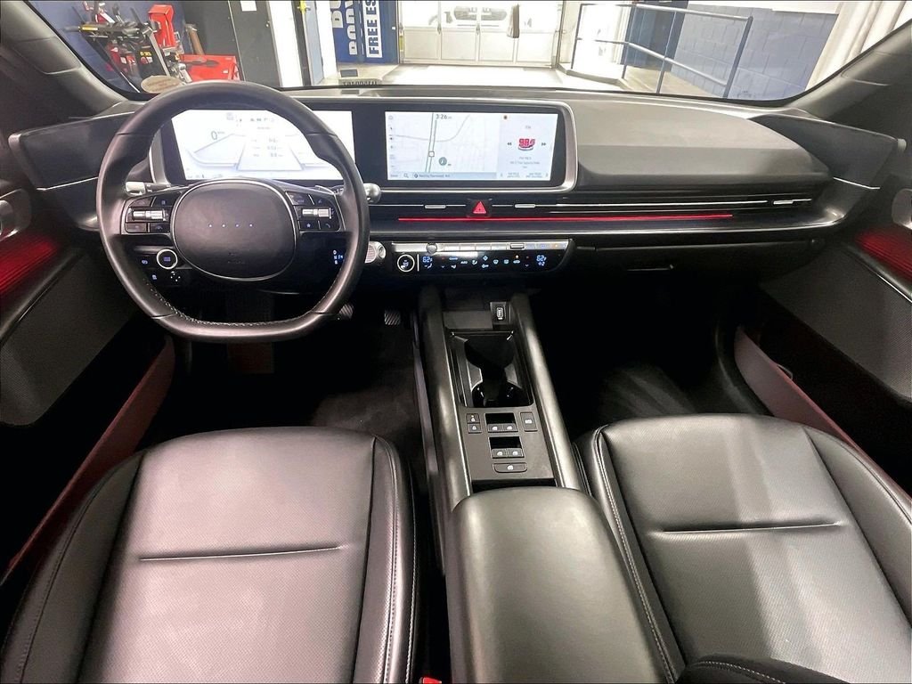 Used 2025 White Hyundai SEL image 21
