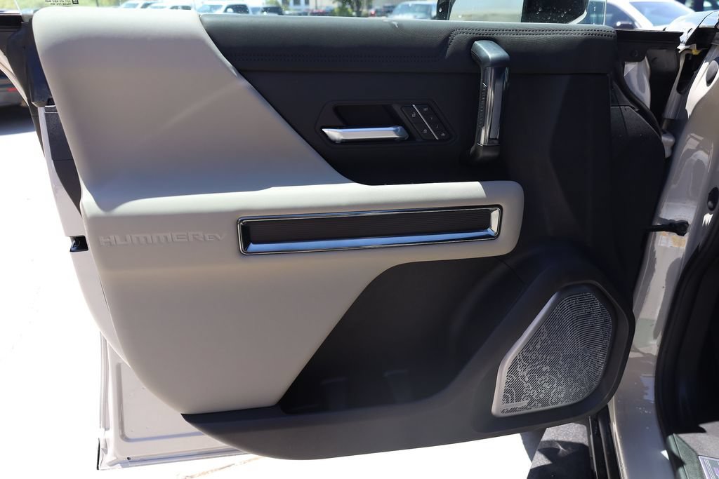 2026 GMC HUMMER EV 2X - Photo 10