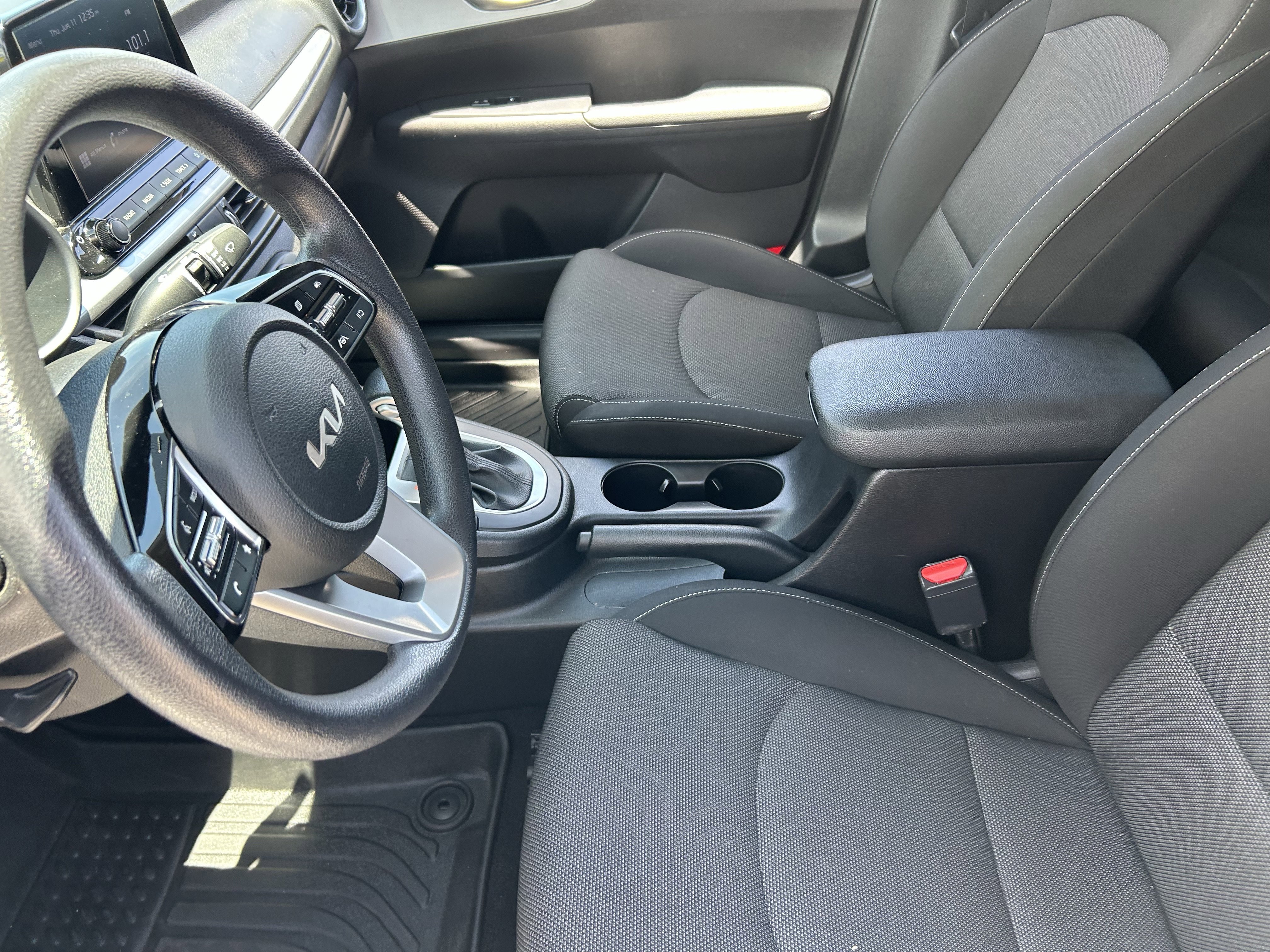 2022 Kia FORTE LXS - Photo 26
