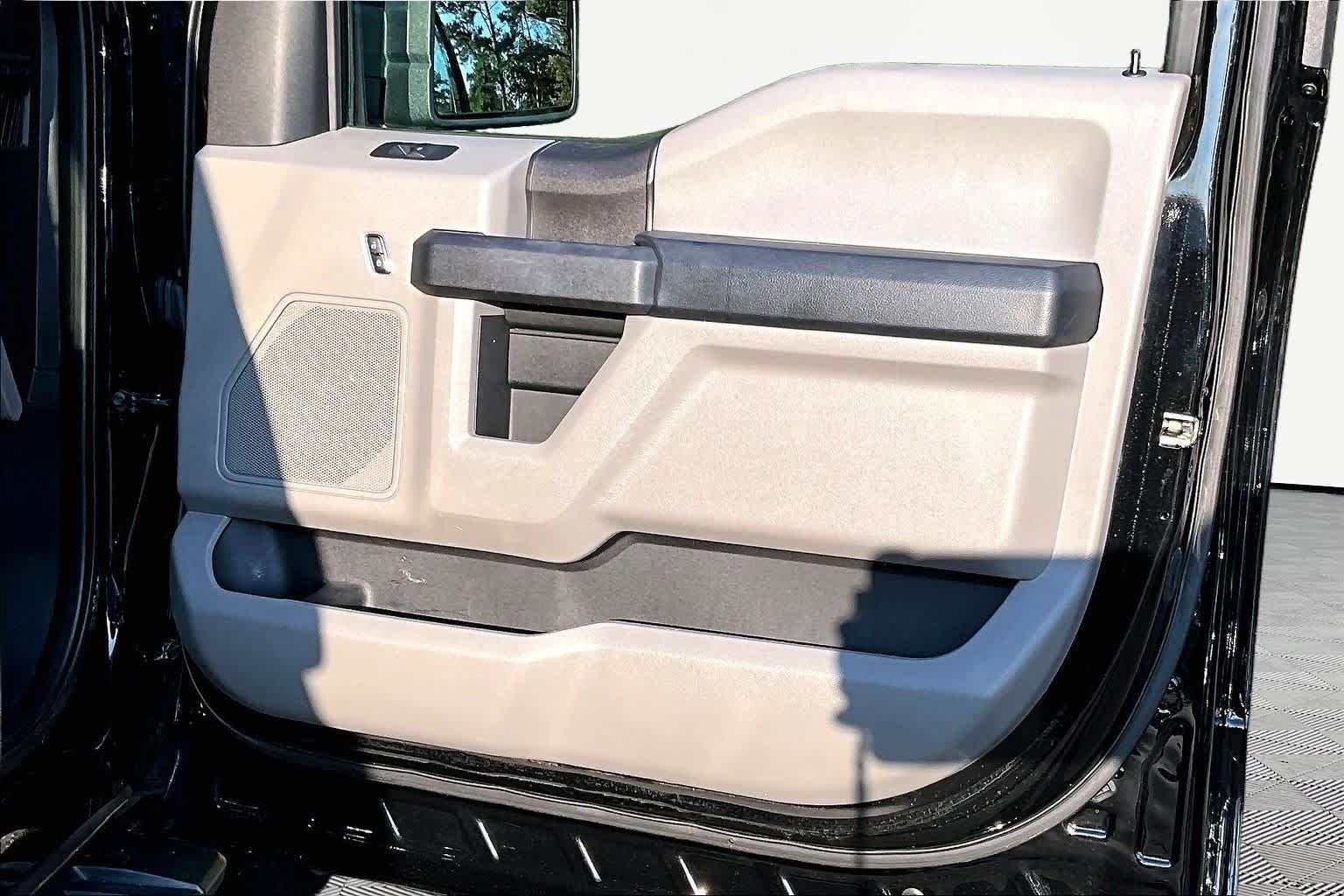 Used 2019 Agate Black Ford XL image 22