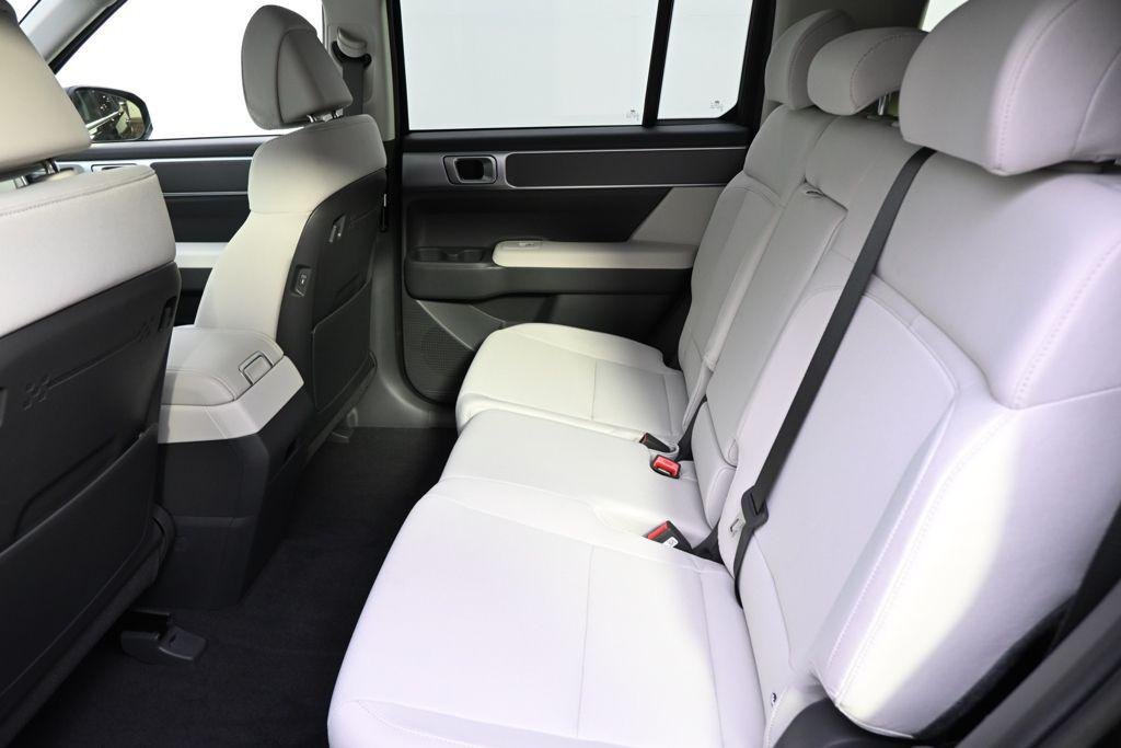 New 2026 Phantom Black Hyundai SE image 21