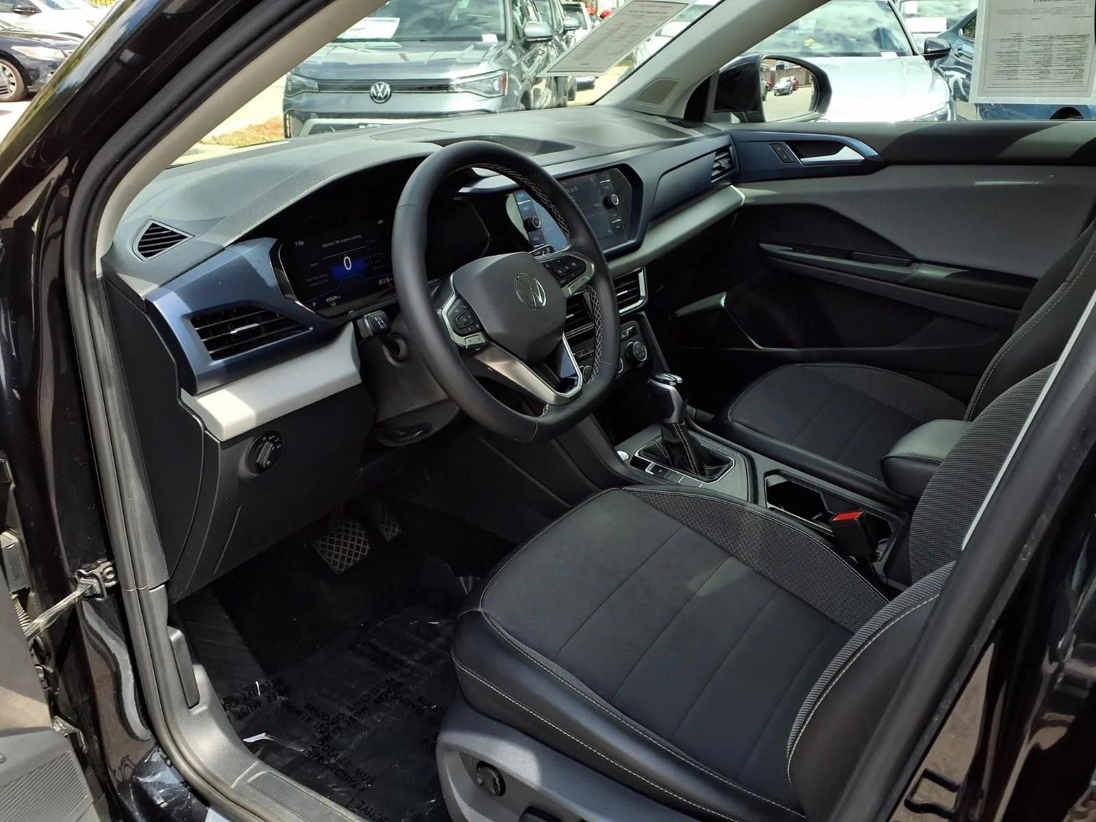 Used 2022 Black Volkswagen 1.5T SE image 16