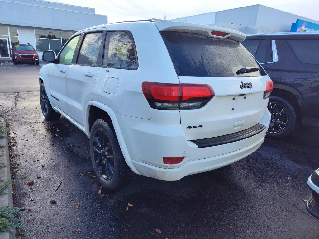 Used 2017 White Jeep Altitude image 6