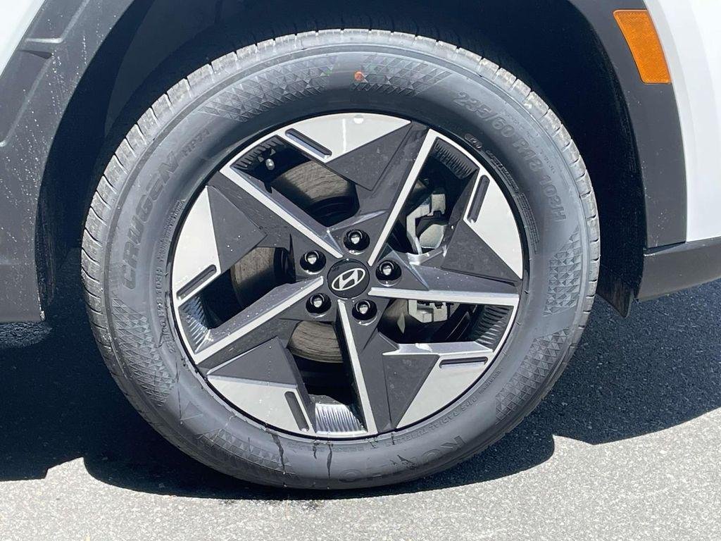 New 2025 White Hyundai SEL AWD image 9