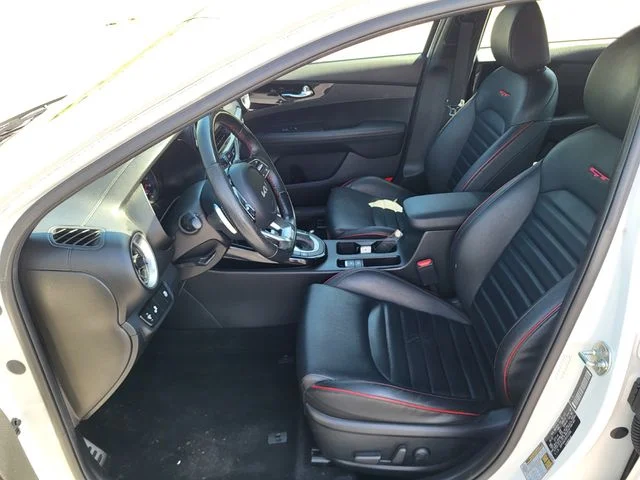 Used 2023 White Kia GT image 9