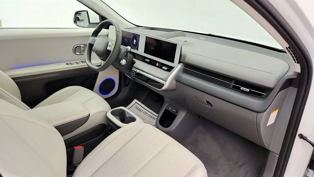 Used 2024 Atlas White Hyundai Limited AWD image 23