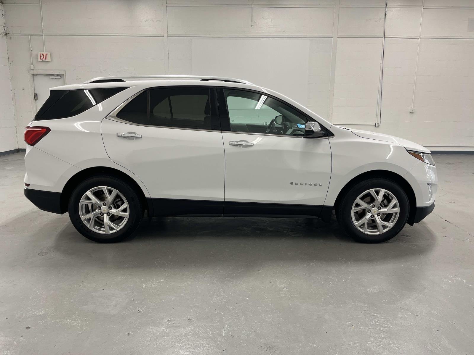 Used 2018 Chevrolet Equinox Premier with VIN 2GNAXMEV1J6296528 for sale in Columbia, TN