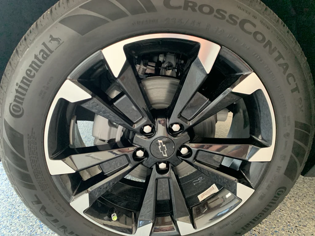 New 2027 Mosaic Black Metallic Chevrolet RS image 31