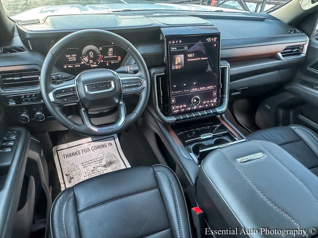 2025 GMC YUKON - Image 17