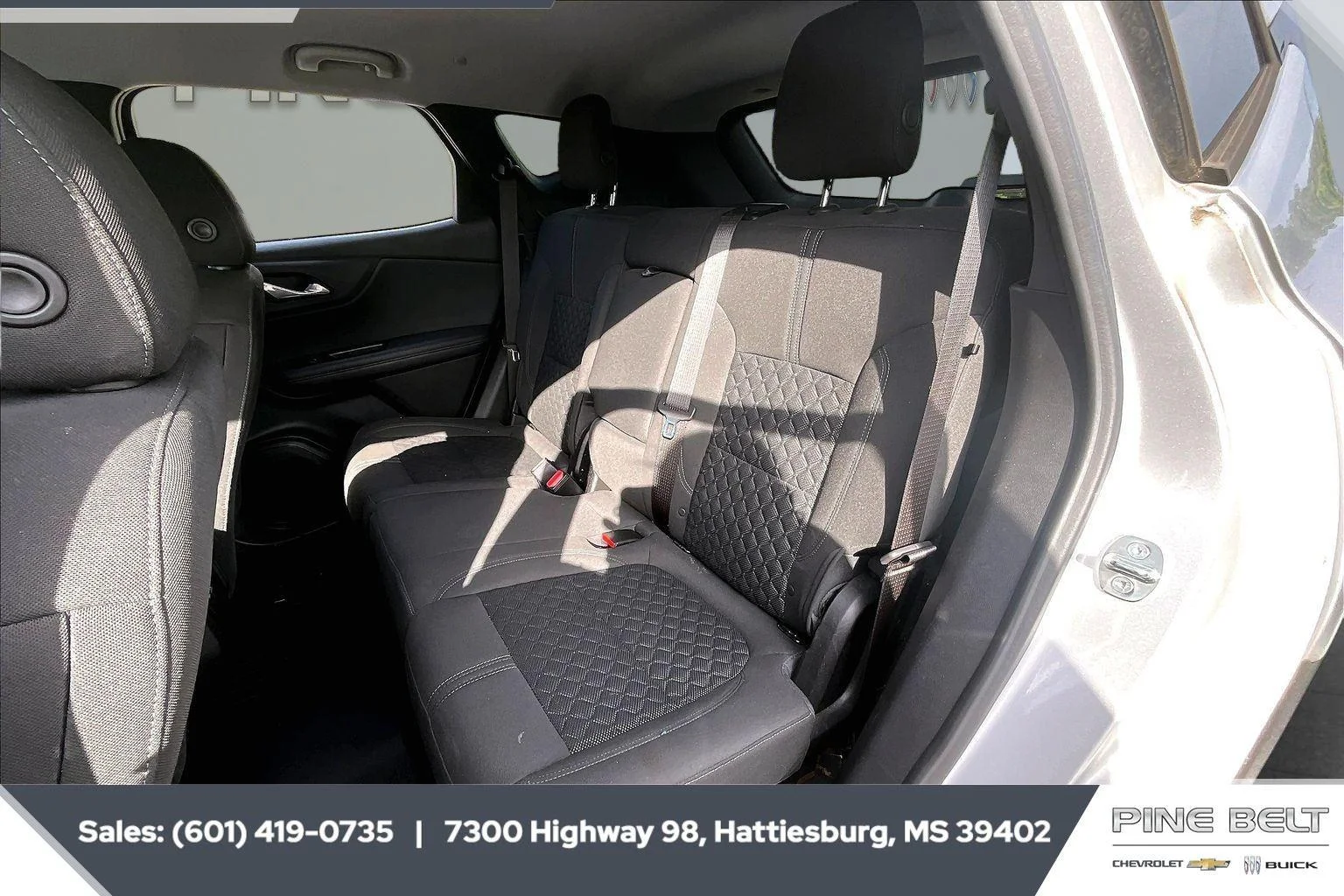 Used 2020 SILVER ICE METALLIC Chevrolet LT image 19