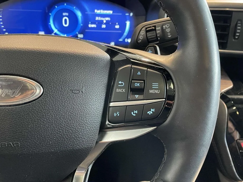 Used 2021 Silver Metallic Ford Platinum image 39
