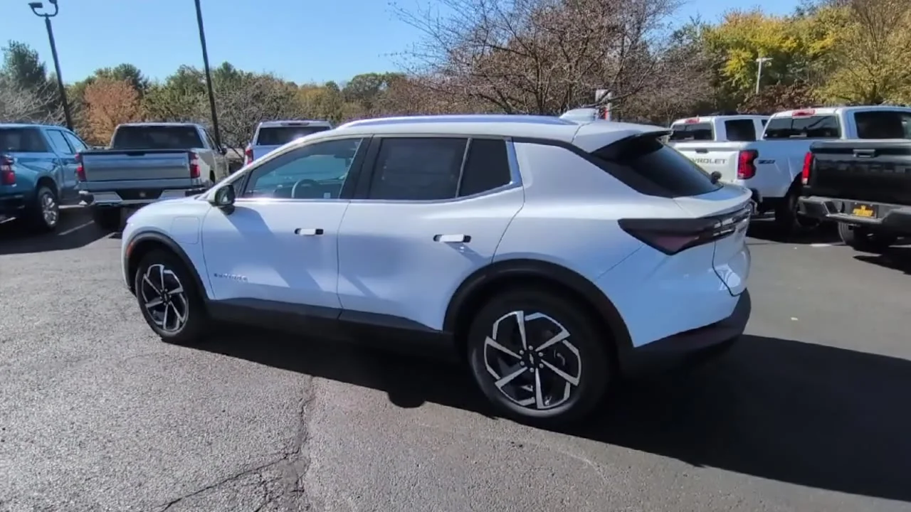 New 2026 Summit White Chevrolet LT image 41