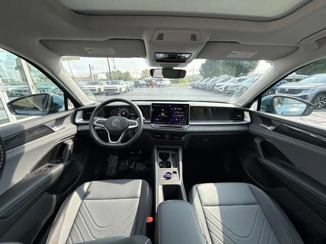 2026 Volkswagen Tiguan SE - Photo 9