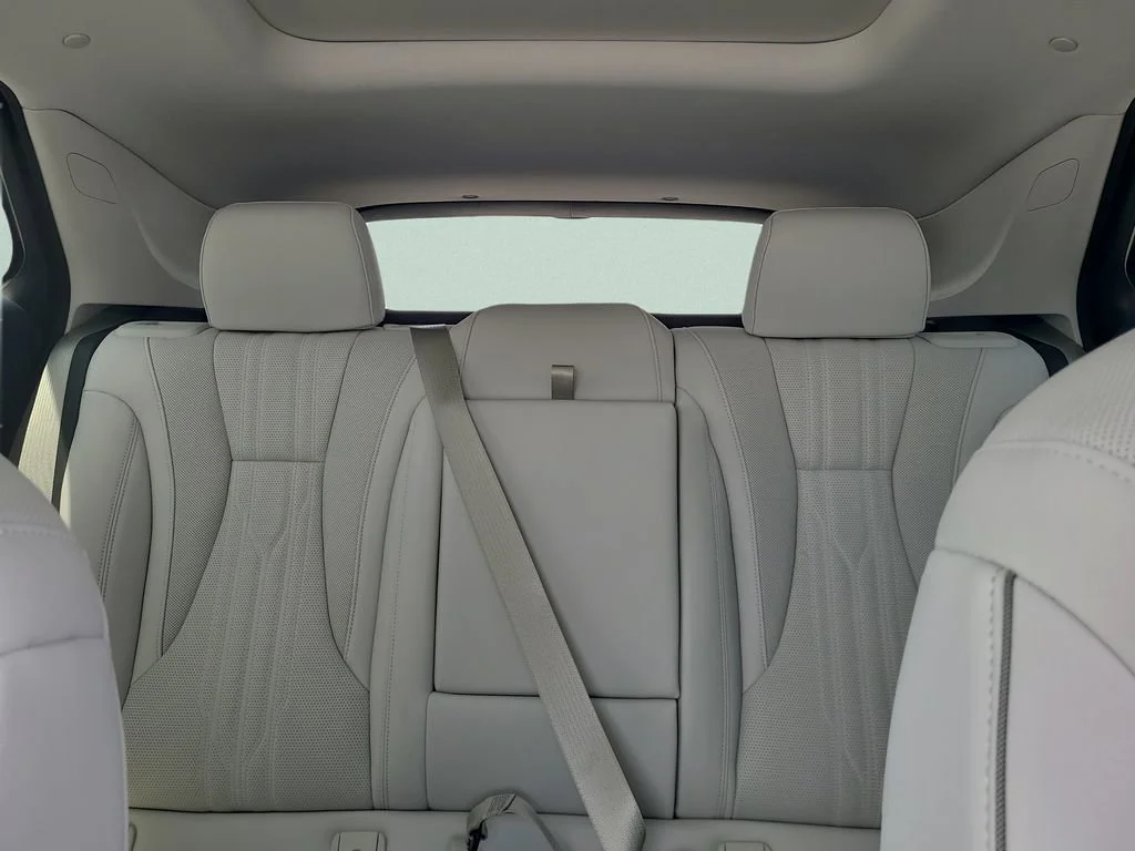 New 2026 Quartz Blue Metallic Buick Avenir image 10