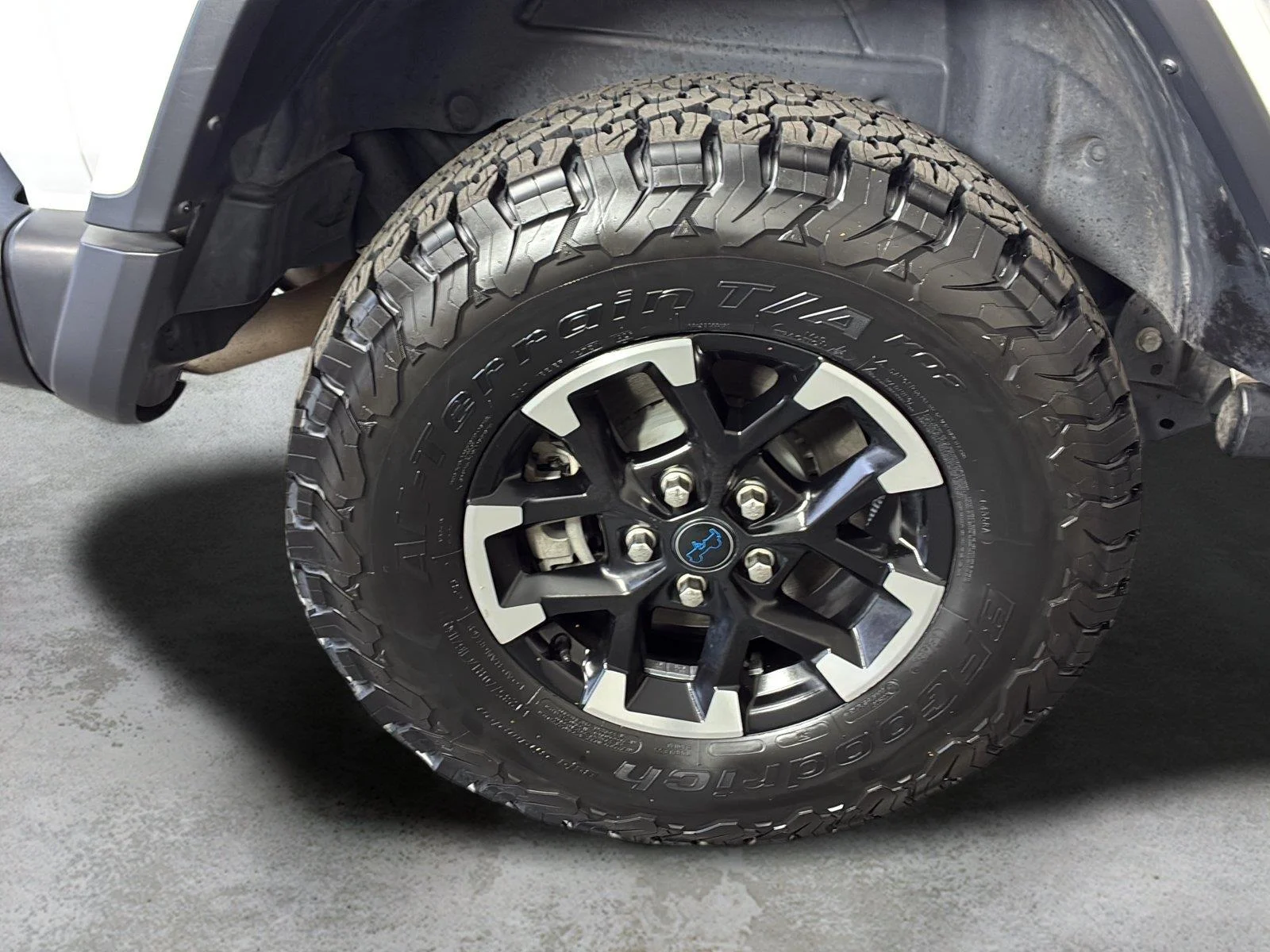 Used 2024 Bright White Clearcoat Jeep Rubicon X image 15