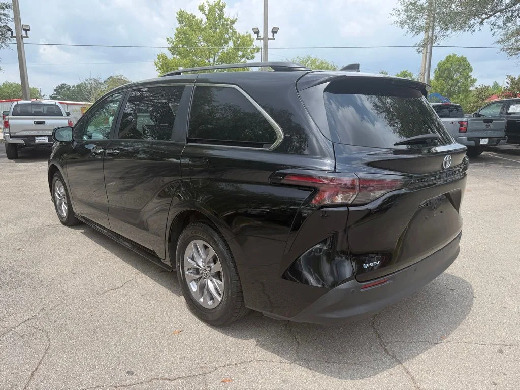 Used 2025 Midnight Black Metallic Toyota XLE image 4