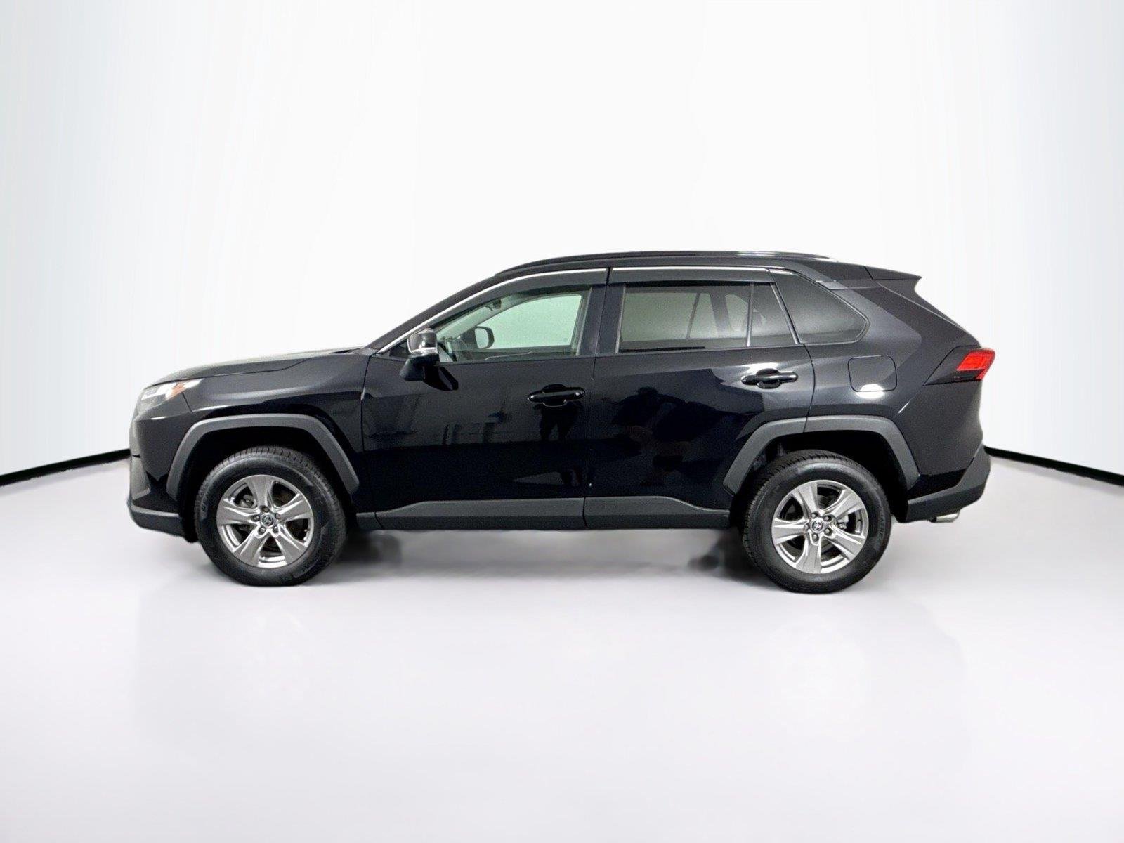 Used 2022 Midnight Black Metallic Toyota XLE image 9