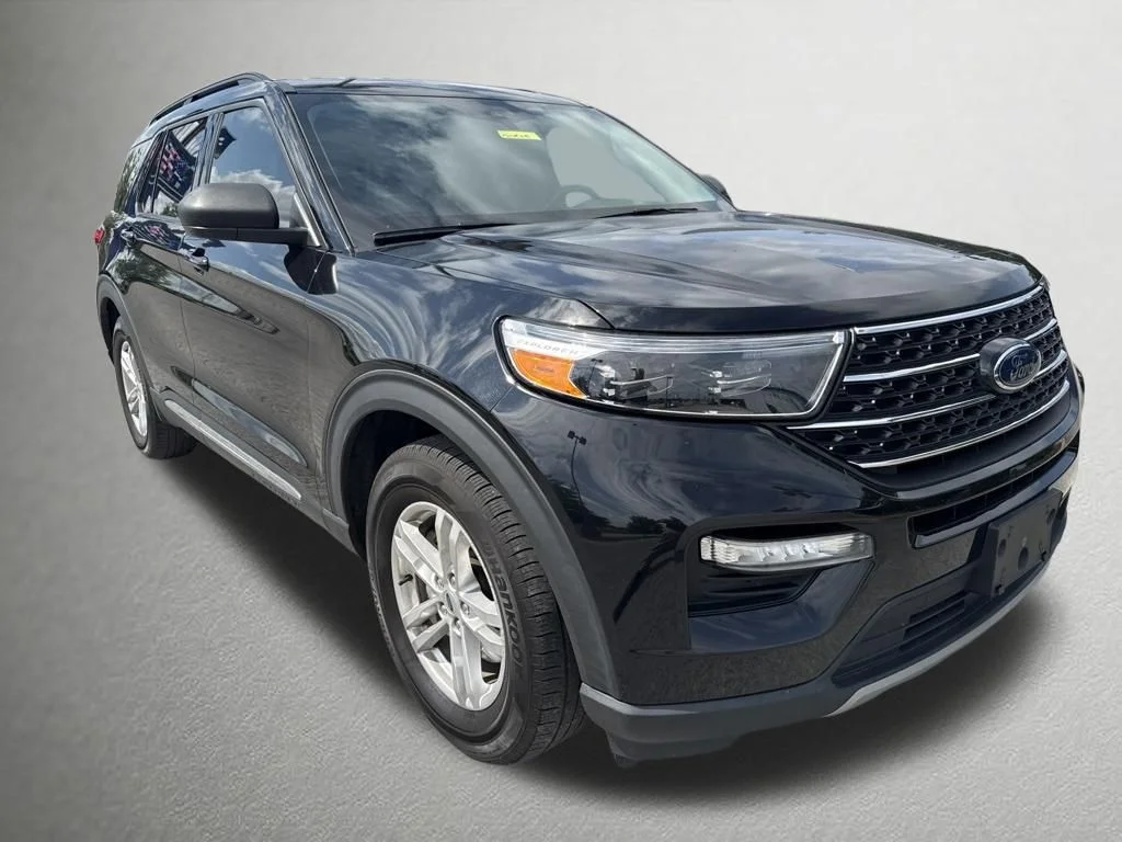 Used 2021 Black Ford XLT image 1