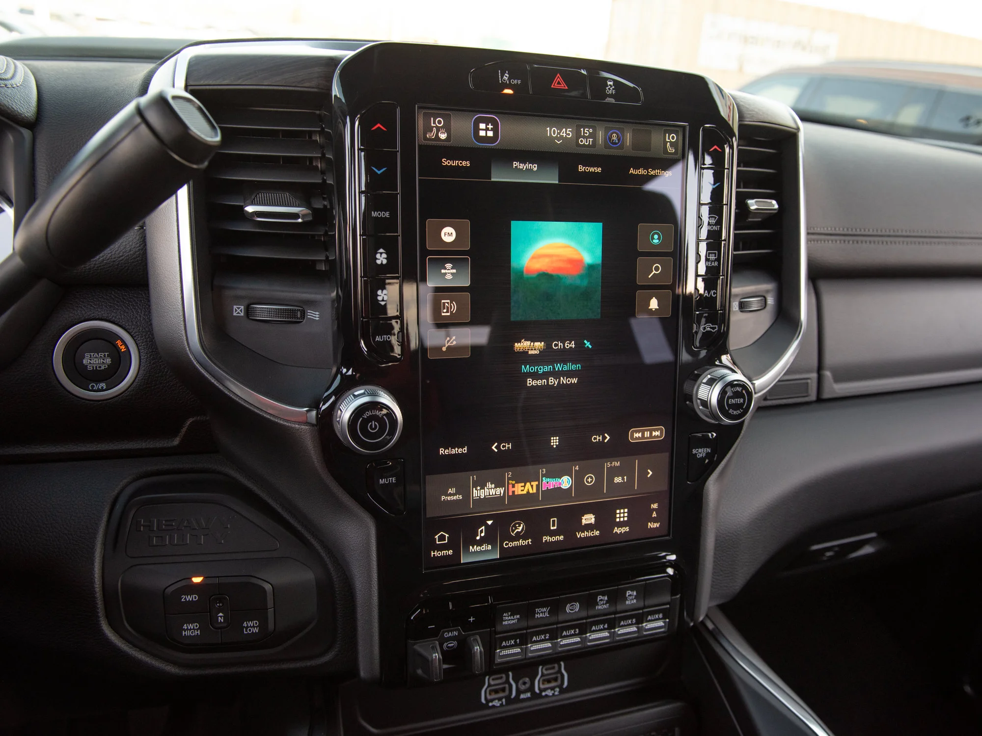 New 2027 Grey RAM Laramie Night* Mega Cab 4x4, Towing Tech Group, Rear Auto-Levelling Air Suspension image 20