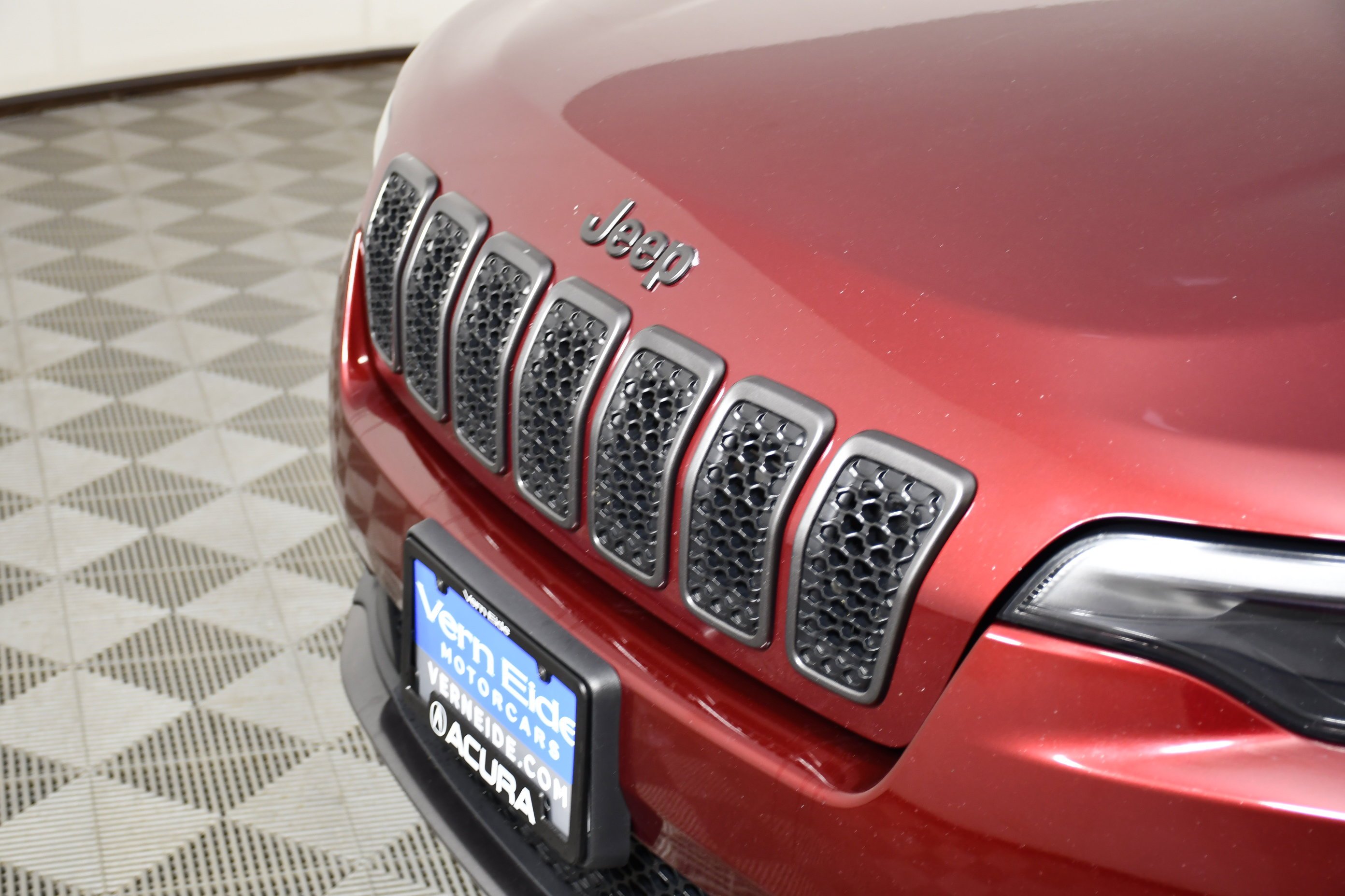Used 2021 Velvet Red Pearlcoat Jeep 80th Anniversary image 11