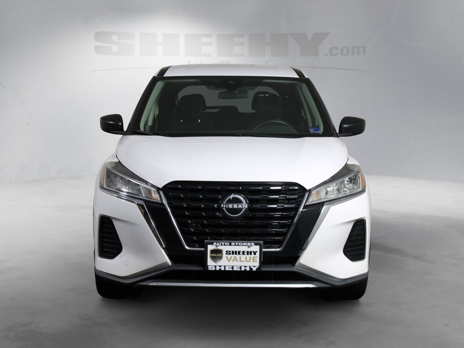 Used 2022 White Nissan S image 12