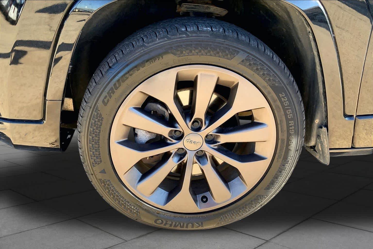 Used 2020 BLACK Jeep High Altitude image 10
