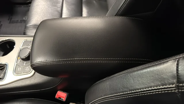 Used 2021 Crystal Metallic Jeep Limited image 20