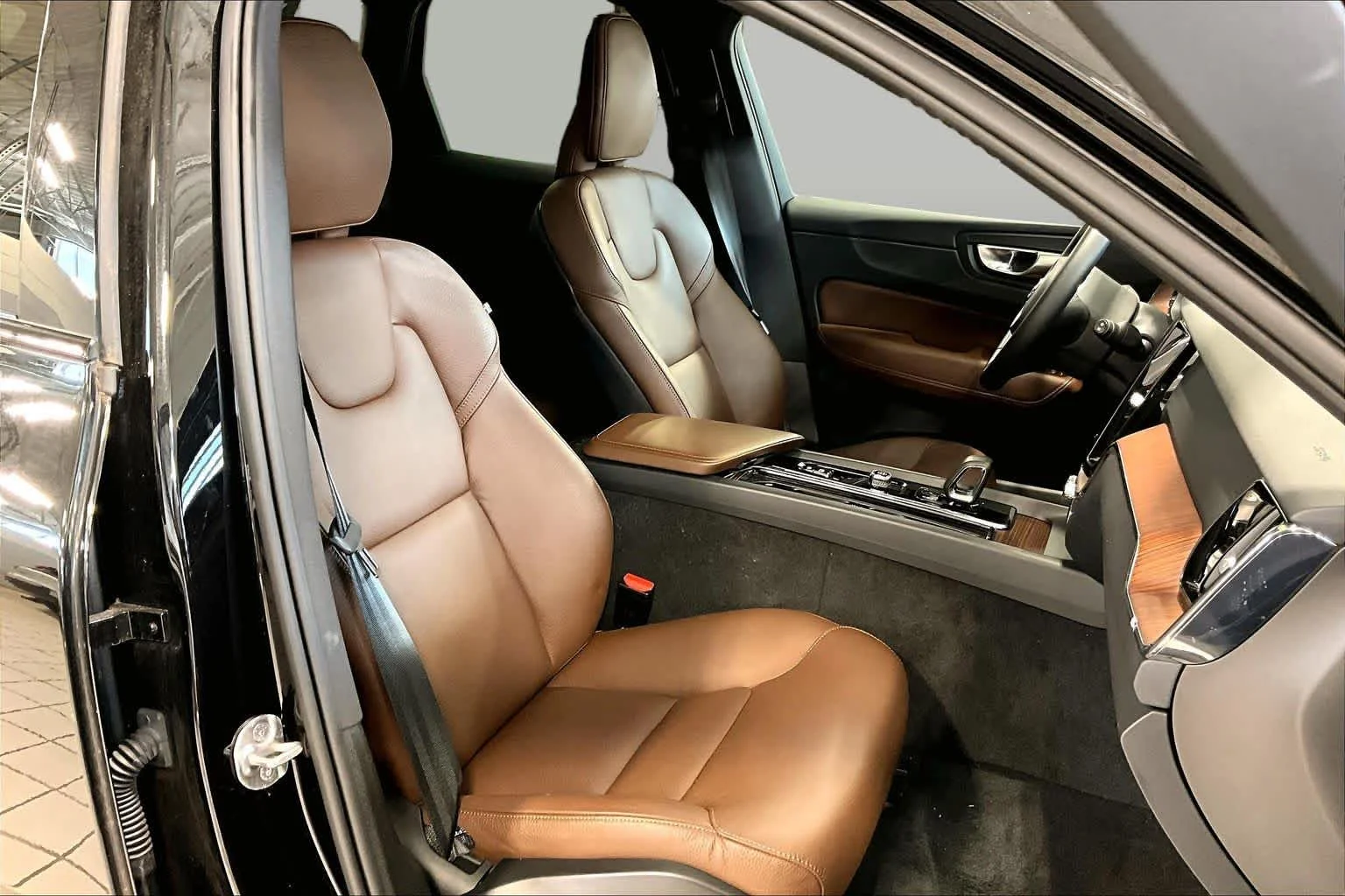 Certified Pre-Owned 2024 Volvo XC60 Plus