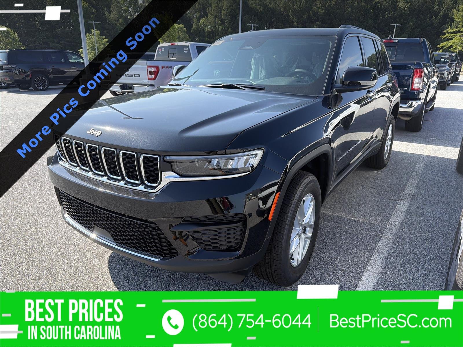 New 2026 Diamond Black Crystal Pearl-Coat Exterior Paint Jeep Laredo X image 1
