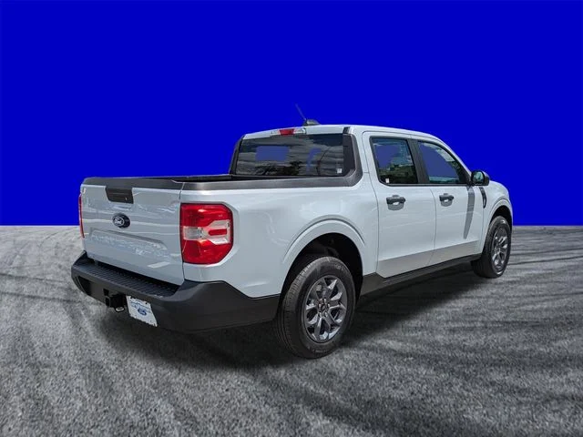 New 2026 Space White Metallic Ford XLT image 4