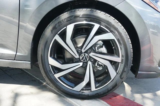 New 2026 Platinum Gray Metallic Volkswagen SEL image 5