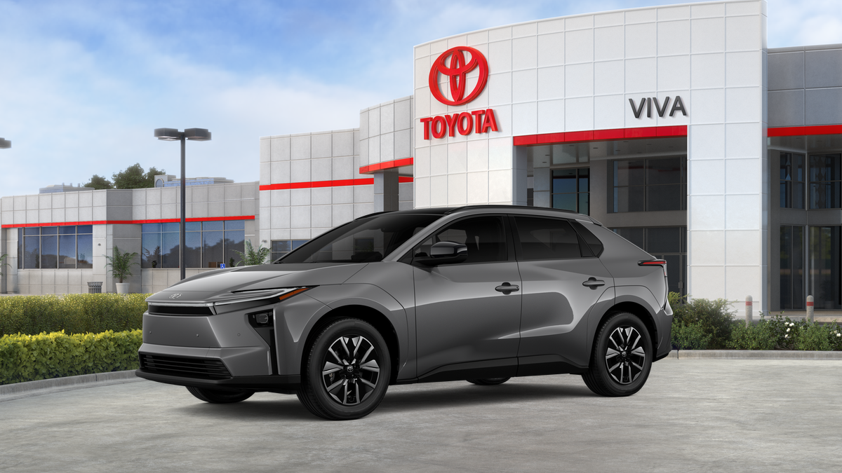 New 2026 Heavy Metal Toyota XLE image 2