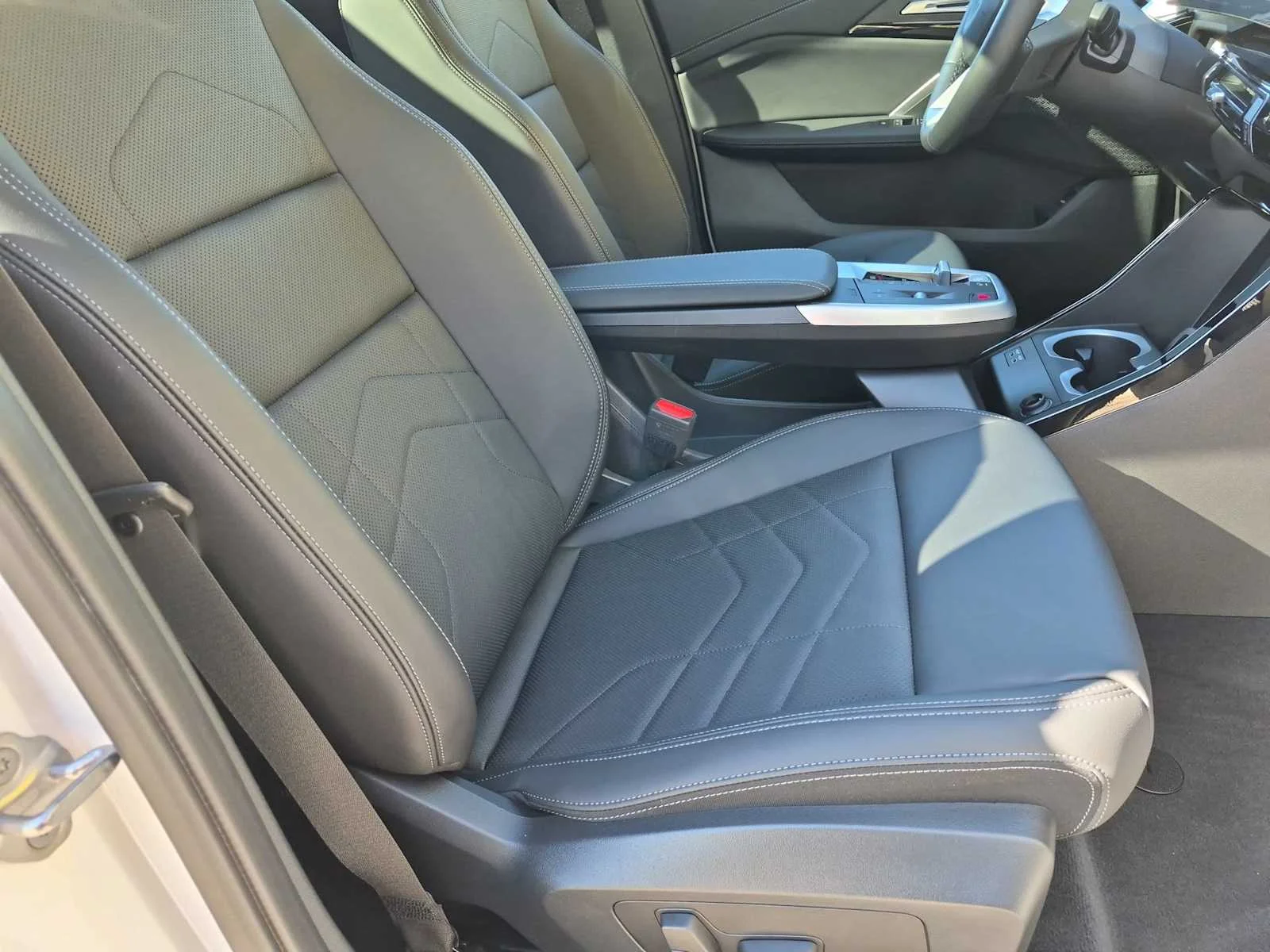 Used 2024 Alpine White BMW xDrive28i image 23
