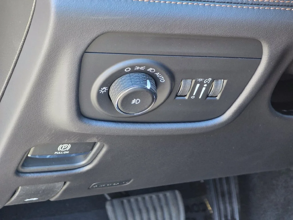 New 2027 Gray Jeep Summit image 33