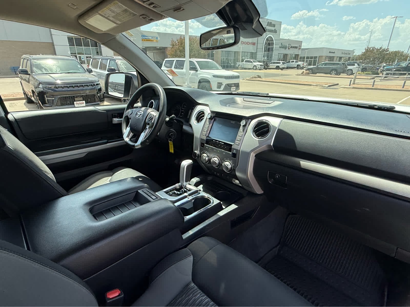 Used 2021 Super White Toyota SR5 image 17