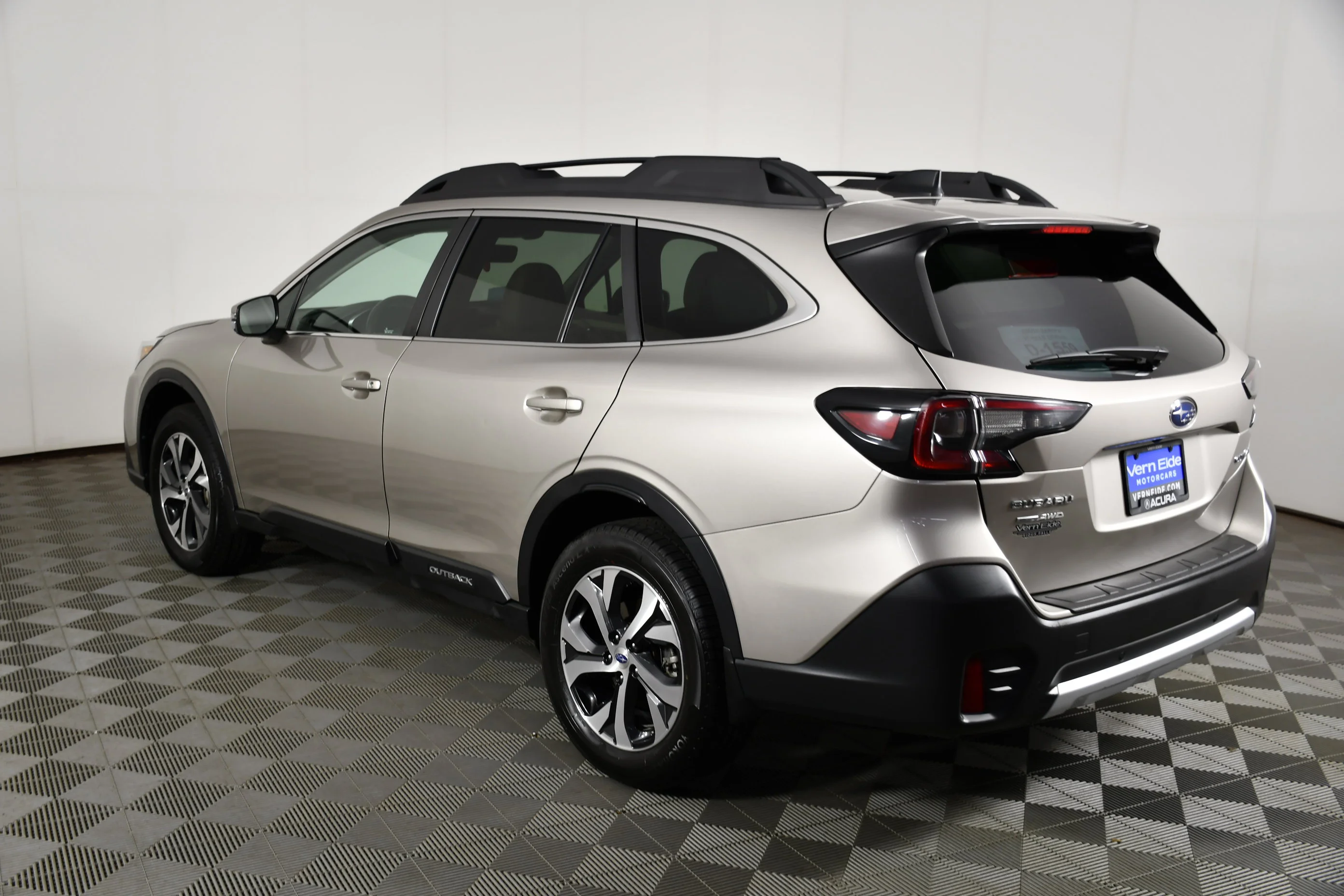 Used 2020 Tungsten Metallic Subaru Limited image 8
