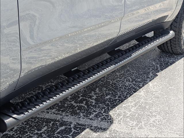 2026 Chevrolet Suburban Z71 - Photo 12