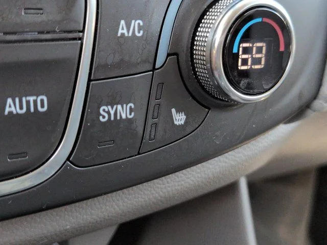 Used 2020 White Chevrolet 3LT image 23