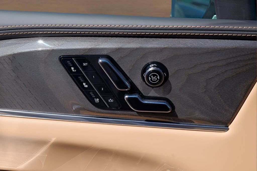 2025 Cadillac Escalade IQ Sport 2 - Photo 13