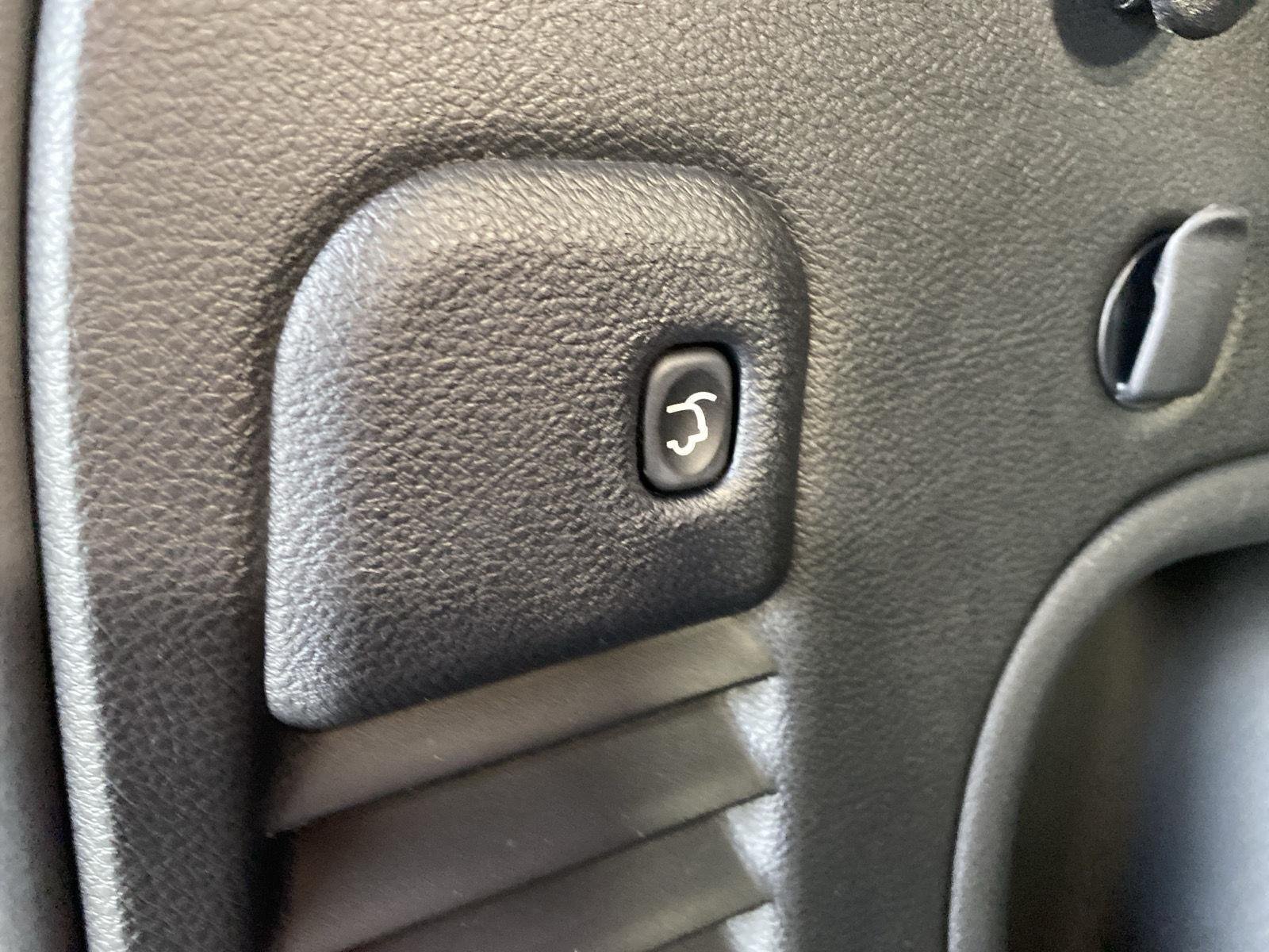 Used 2021 Diamond Black Crystal Pearlcoat Jeep Limited image 17