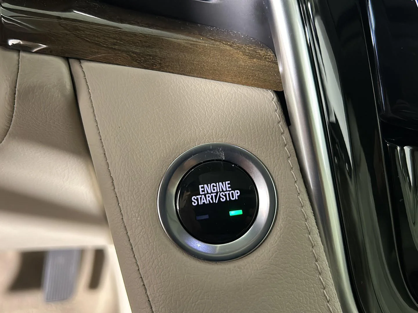 Used 2020 Shadow Metallic Cadillac Premium Luxury image 35