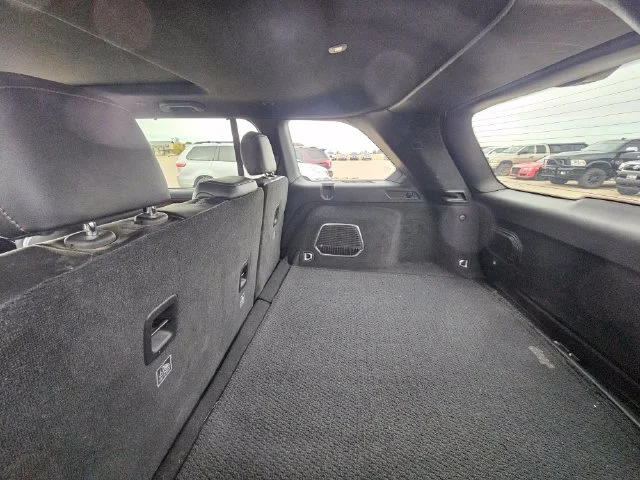 Used 2023  Jeep Summit image 17