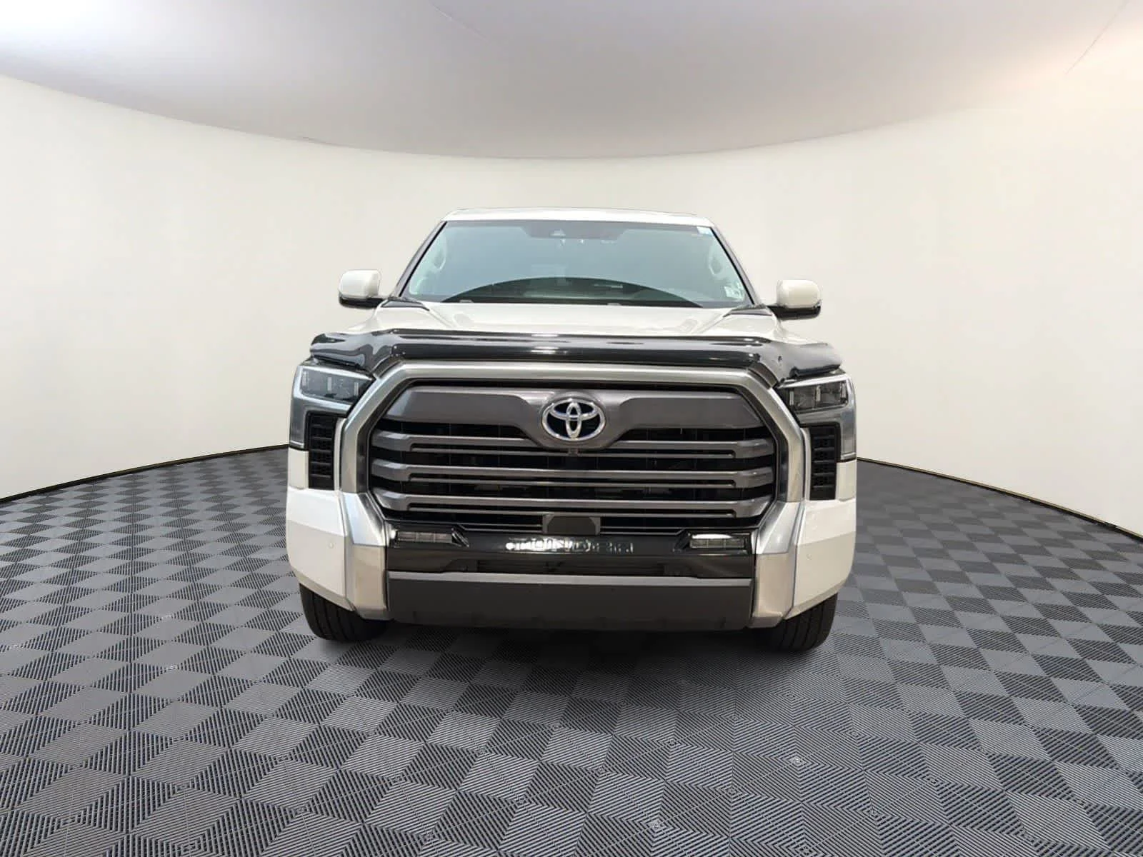 Used 2024 Wind Chill Pearl Toyota Limited Hybrid image 3