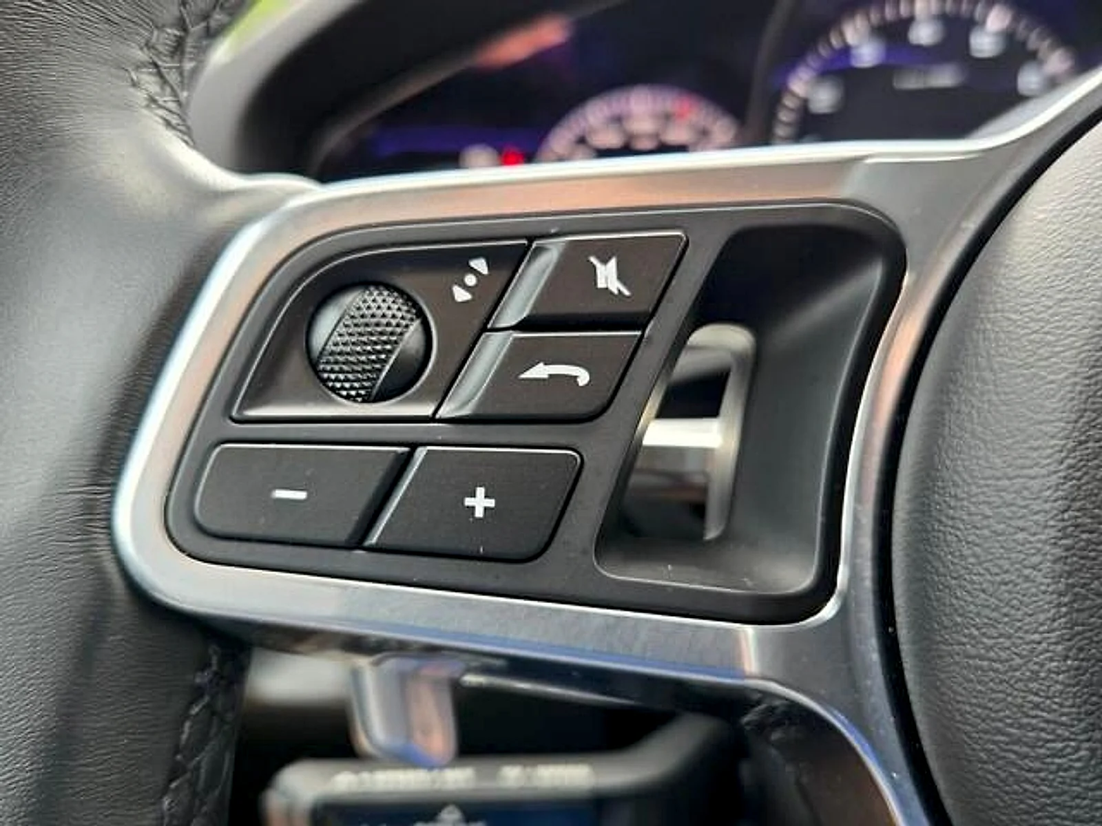 Used 2022  Porsche  image 22