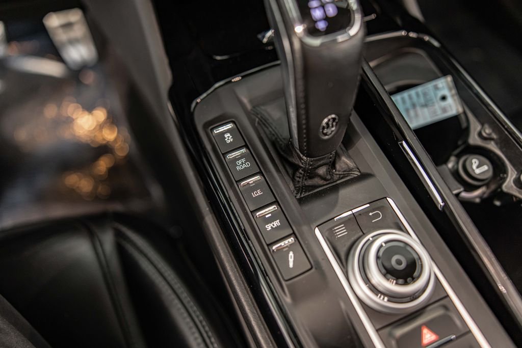 Used 2019 White Maserati S GranSport image 32