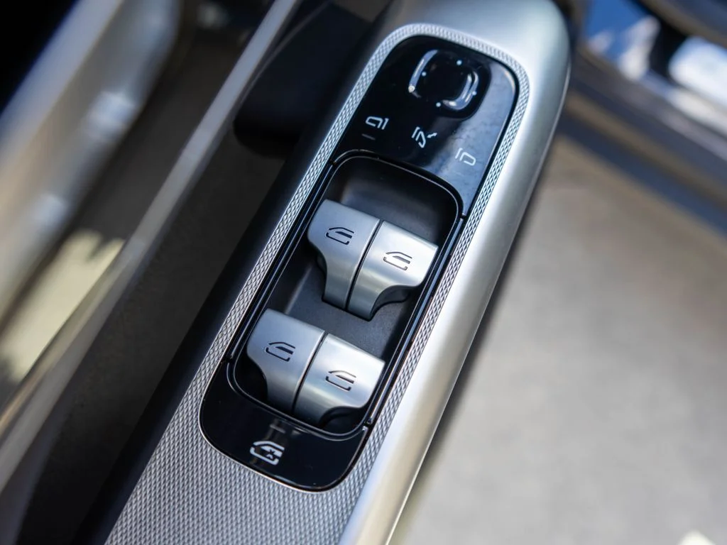 Used 2023 Black Mercedes-Benz GLC 300 image 17