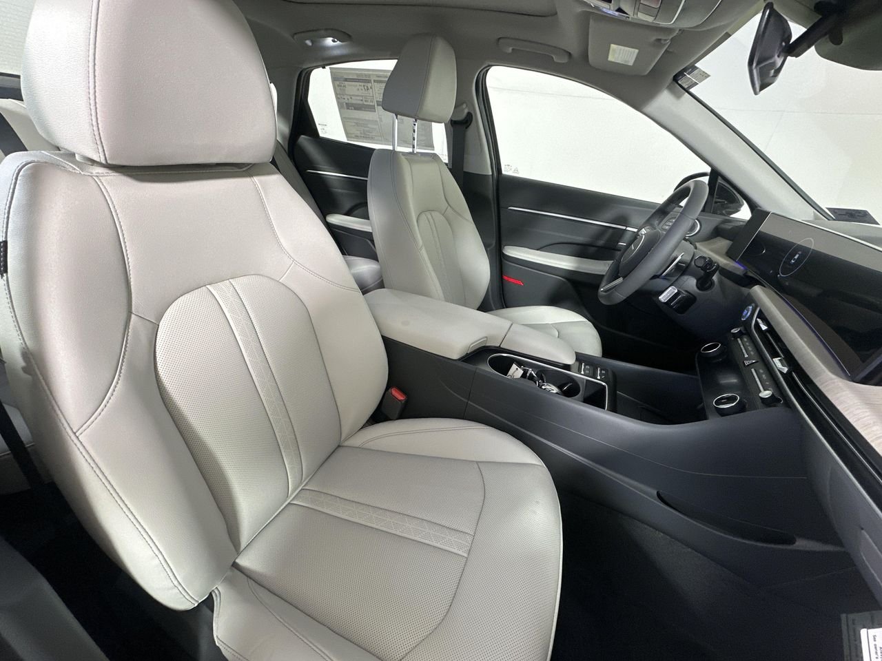 2025 Hyundai Sonata Hybrid Limited - Photo 23