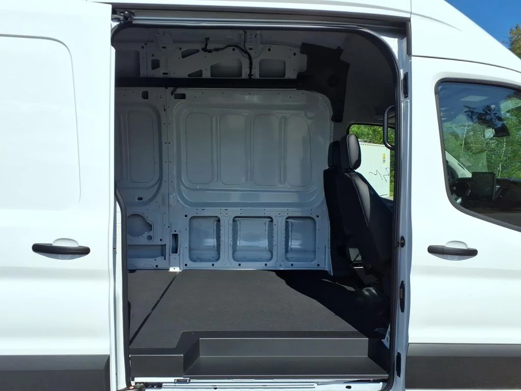 New 2026 Oxford White Ford Base image 12