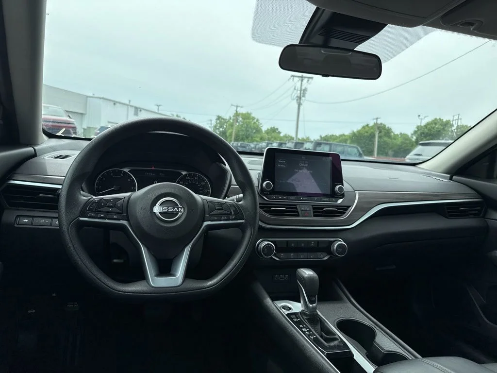 Used 2025 Gray Nissan 2.5 SV image 20